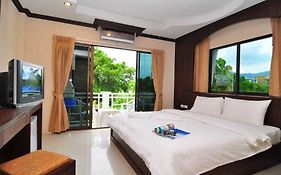 โรงแรมทริปเปิ้ล รันด์ เพลส